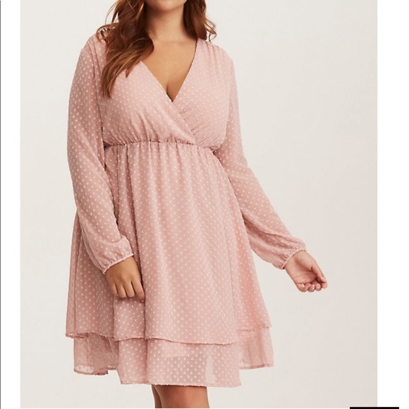 torrid Dresses & Skirts - TORRID BLUSH TEXTURED CHIFFON SURPLICE SKATERDRESS